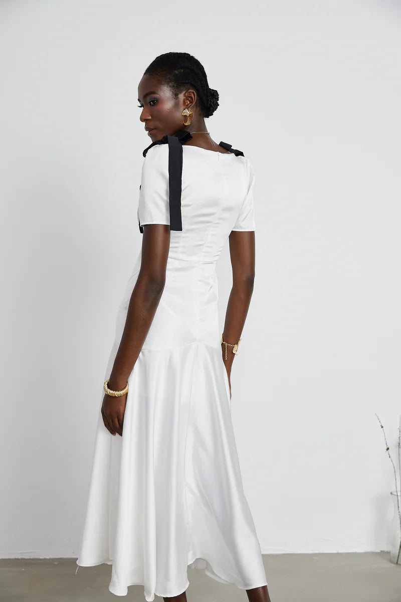 Vestido Longo Elegante Laços e Decote em V