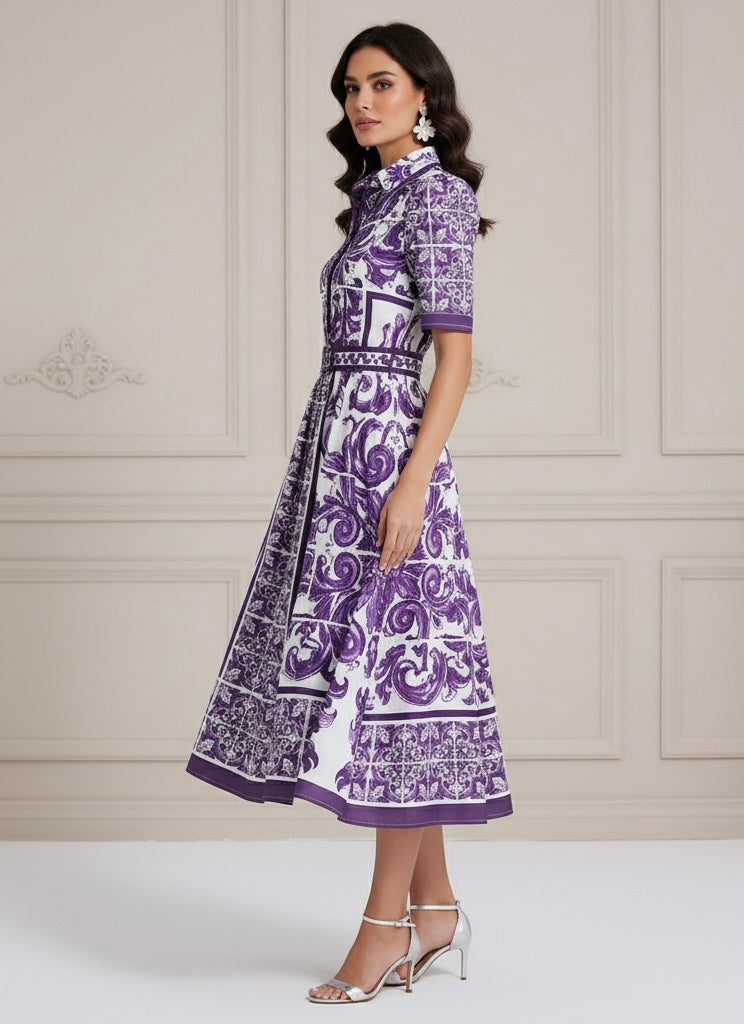 Vestido– Estampa Vintage,, Cintura com Laço, estampa DG