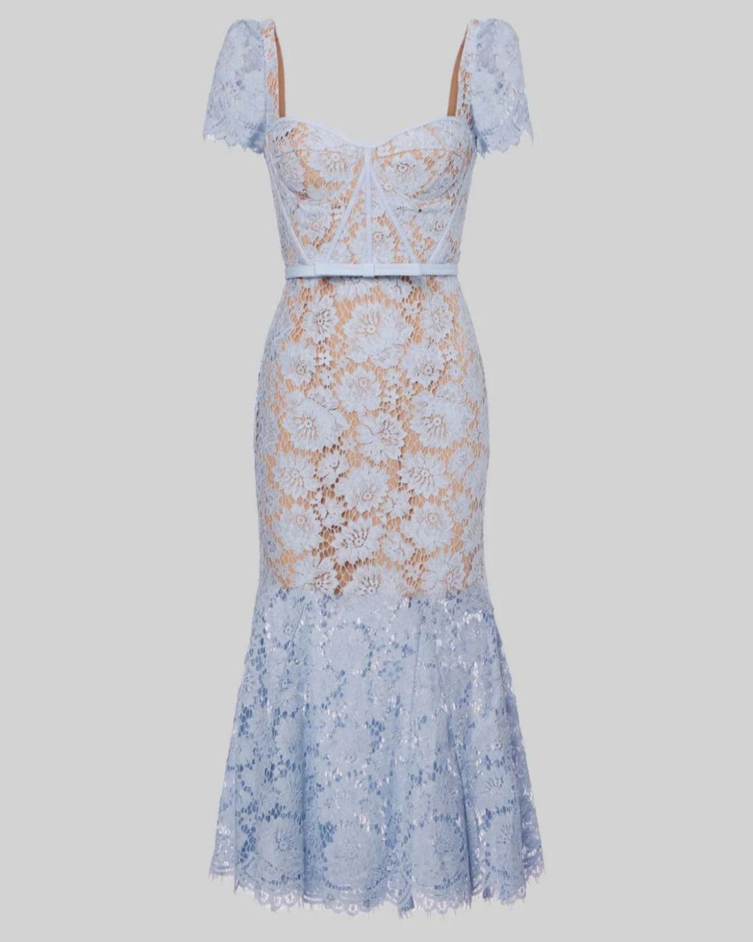 Vestido Longo de Renda Bordada - Silhueta Sereia com Estrutura Interna e Elegância Atemporal