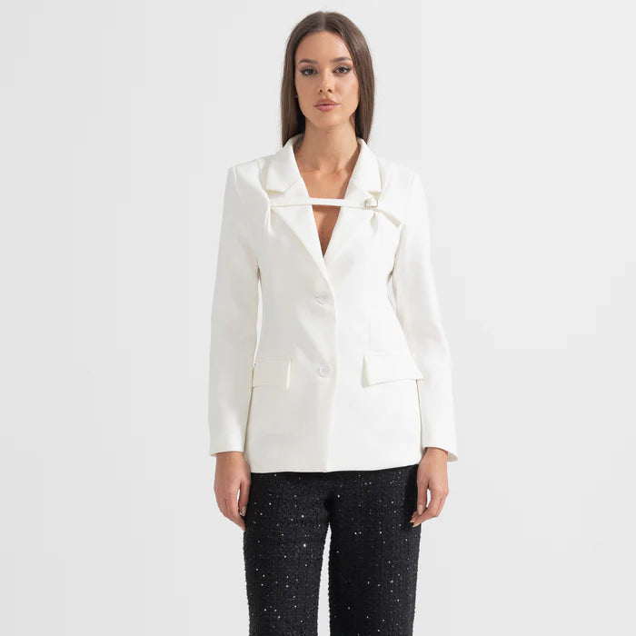 Blazer Branco Ajustado com Alça Cruzada no Peito