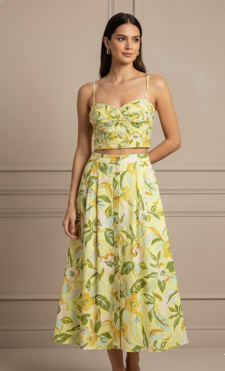 Conjunto Floral com Top Cropped e Saia Evase – Duas Peças Elegantes