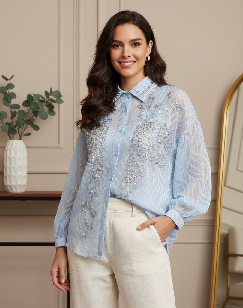 Camisa com Gola Alta, Bordados e Paetês – Elegância com Toque Brilhante