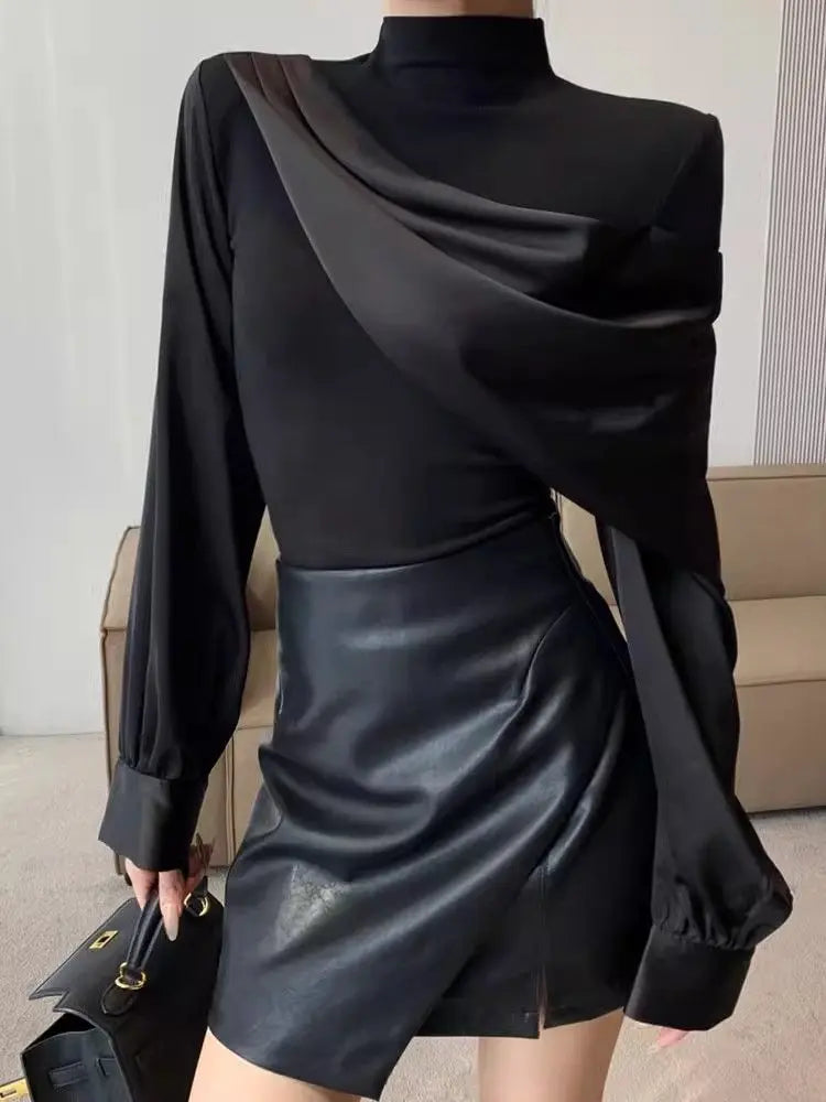 Blusa Preta com Gola Alta Média – Elegância Sofisticada para o Dia a Dia