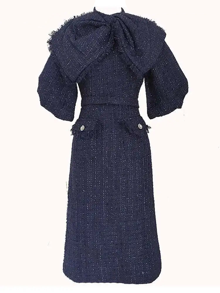 Vestido Tweed – Laço com Tassel, Manga Bufante, Cintura Alta, Slim Vintage Elegante