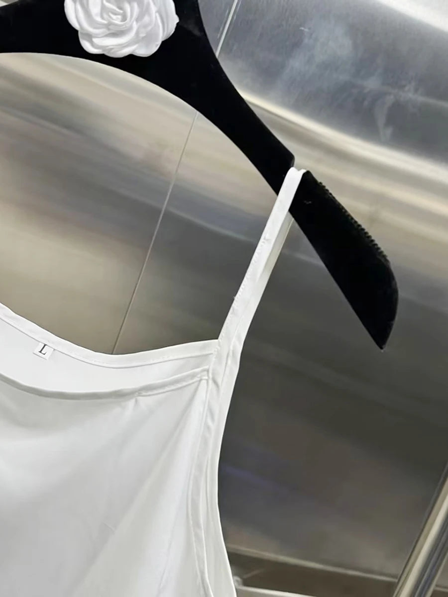 Vestido Curto  e Manga Bufante – Sofisticação Moderna com Toque Romântico