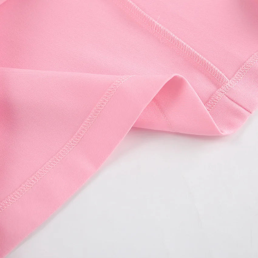 Vestido Polo e Botões Dourados - Estilo e Sofisticação