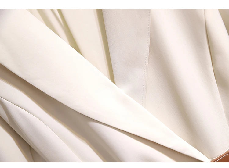 Vestido com saia plissada - Elegante