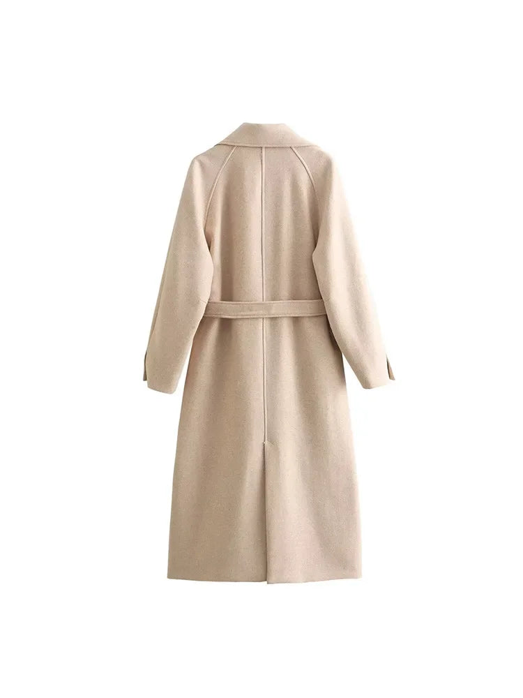 Casaco Longo – Estilo, Conforto e Sofisticação