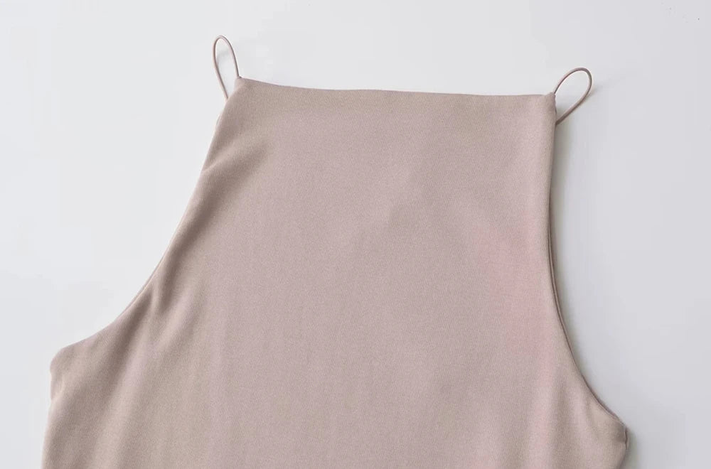 Regata Basic Alça Fina- Versatilidade e Sofisticação