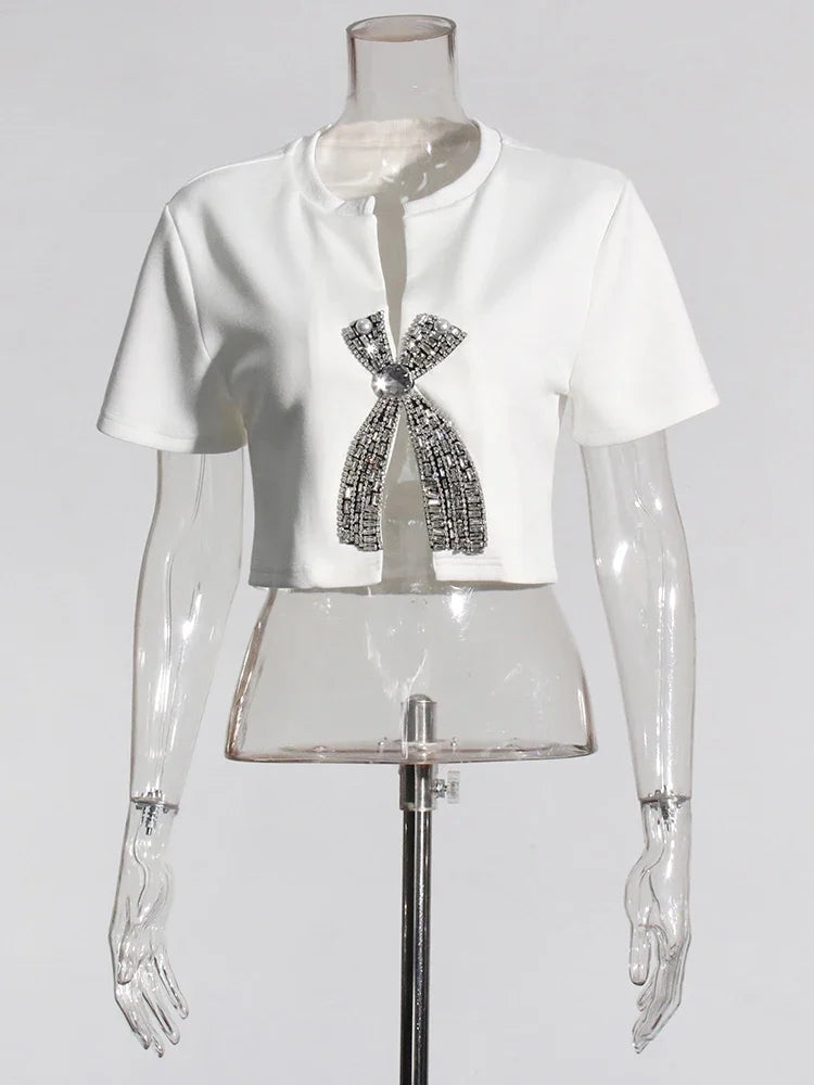 T-shirt Feminina Bordada à Mão com Cristais – Elegância e Exclusividade