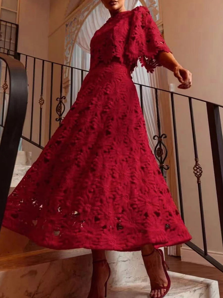 Conjunto de Duas Peças  – Bordado Fino com Saia Longa e Blusa Solta