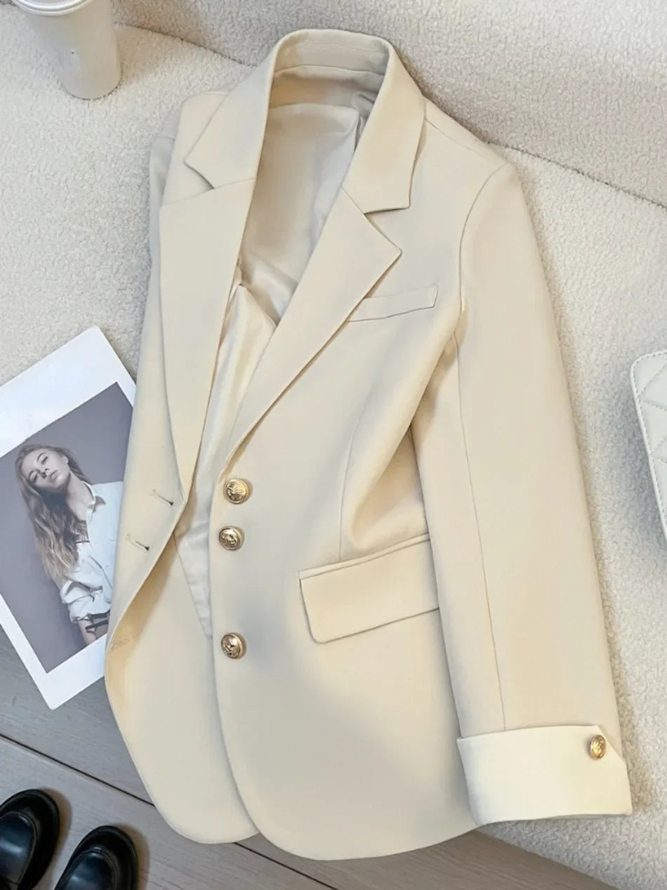 Blazer Botões Dourados com detalhe no Punho -  Elegância e sofisticação