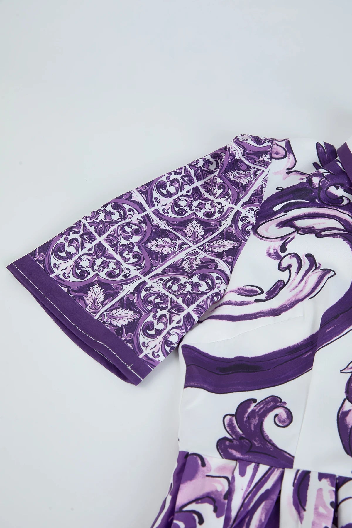 Vestido– Estampa Vintage, Gola Lapela, Cintura com Laço, Elegante, A-Line Slim, Roxo