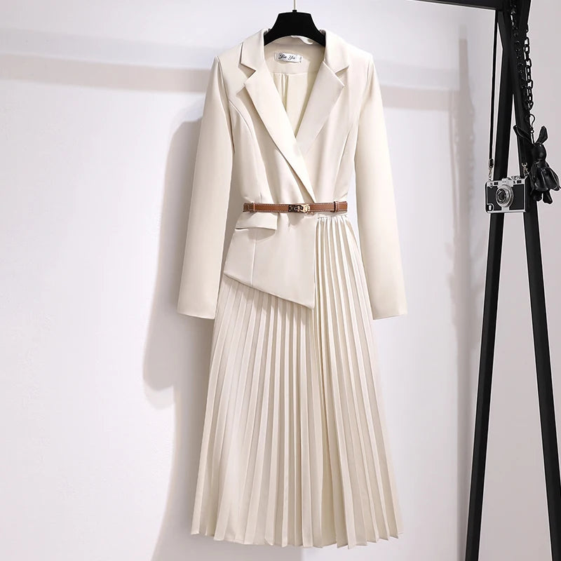 Vestido com saia plissada - Elegante