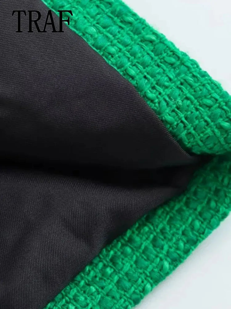 Vestido Tubinho Com decote quadrado - Novidade