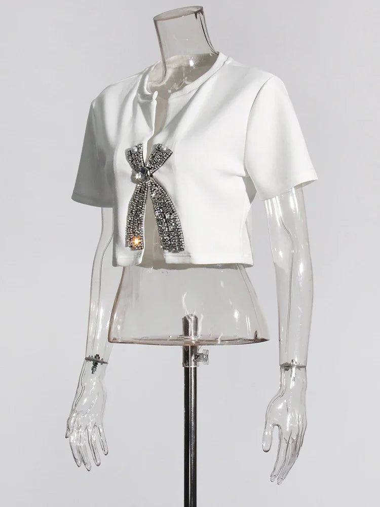 T-shirt Feminina Bordada à Mão com Cristais – Elegância e Exclusividade