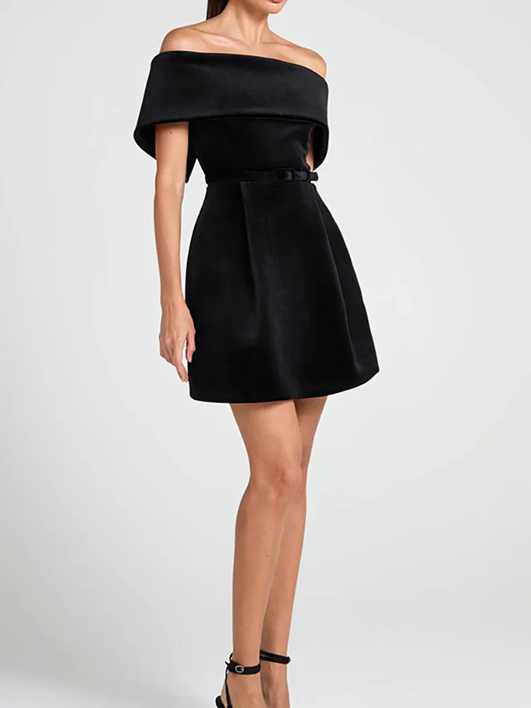 Vestido Ombro a Ombro – Elegância e Charme Atemporal