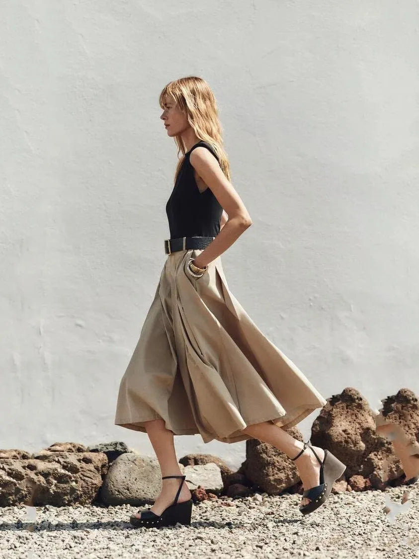Vestido com Cinto + Saia Midi Plissada, Cintura Alta, Decote Redondo
