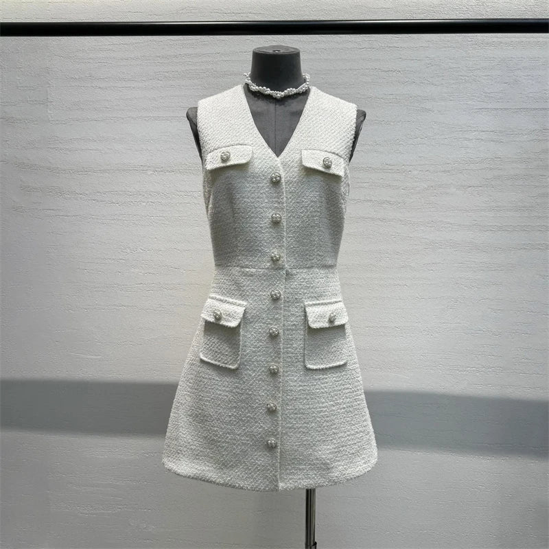Vestido Tweed Sem Mangas com Decote V – Elegância Atemporal