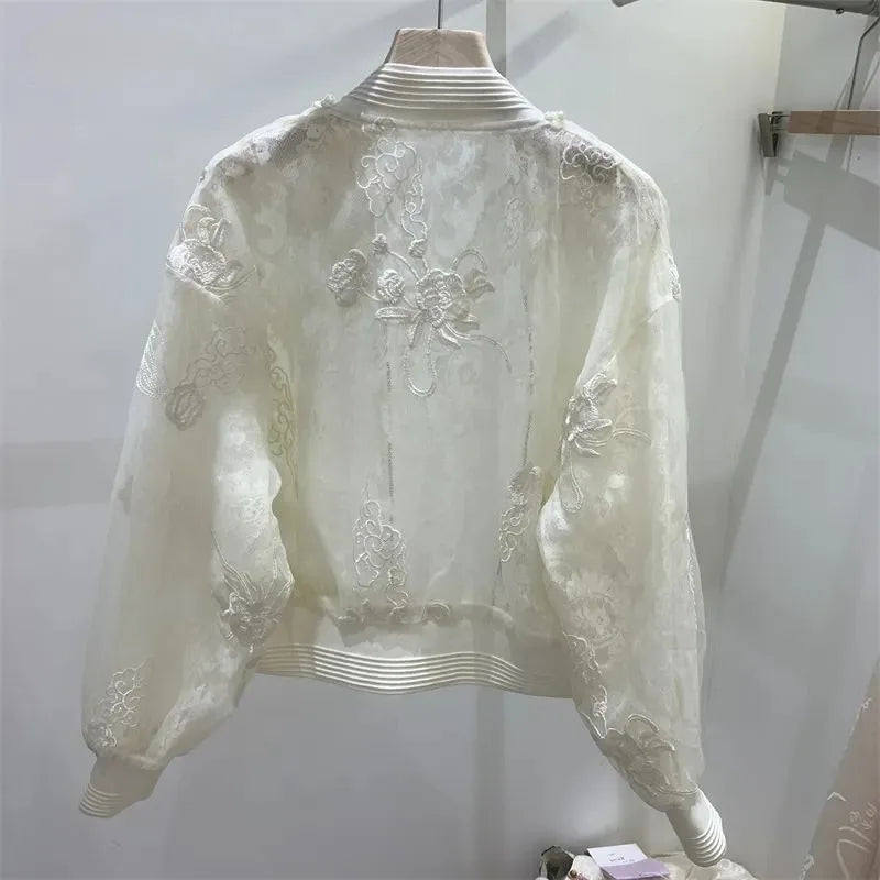 Jaqueta com Bordado e Pérolas – Elegância em um Só Look