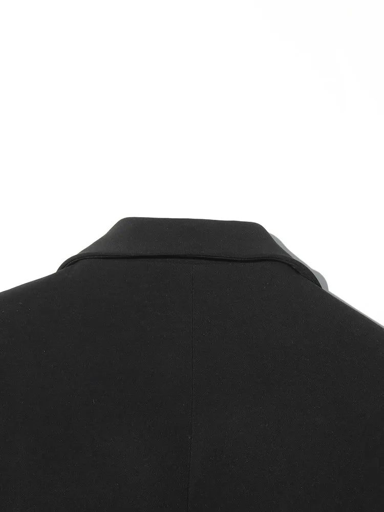 Trench Coat com Cinto – Design Elegante e Silhueta Acinturada