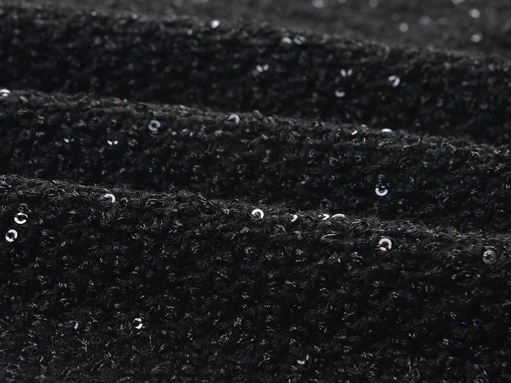 Vestido Tweed com Pérolas e Botões de Cristal – Silhueta Slim e Elegância Atemporal