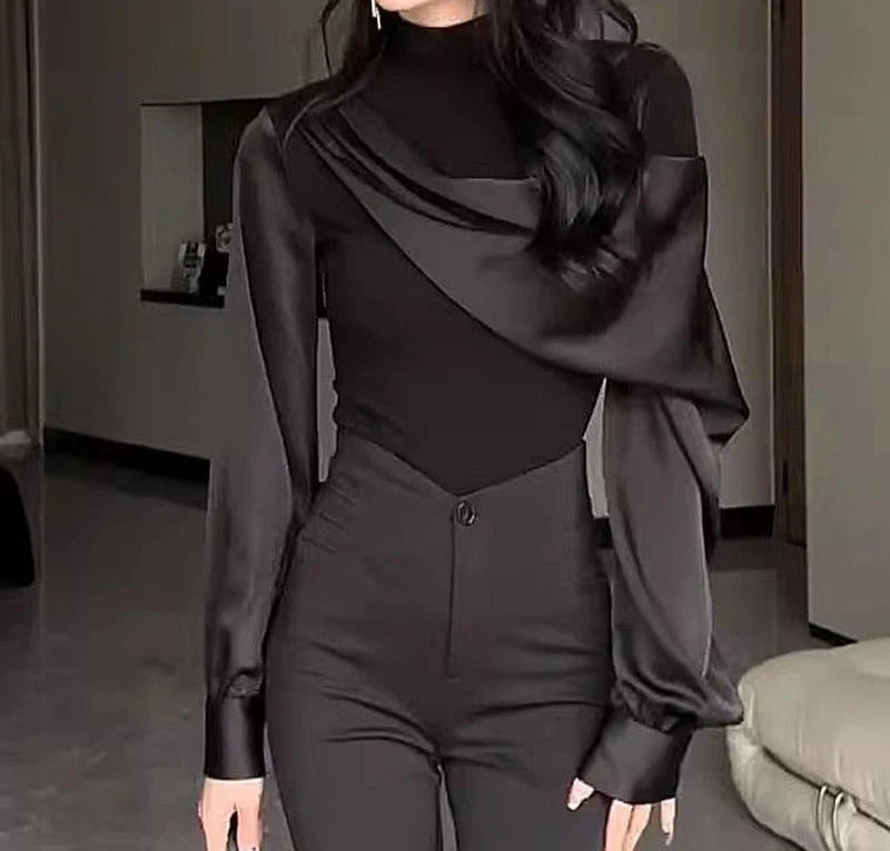 Blusa Preta com Gola Alta Média – Elegância Sofisticada para o Dia a Dia
