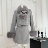 Conjunto Slim Feminino com Casaco de Pelo e Saia – Inverno