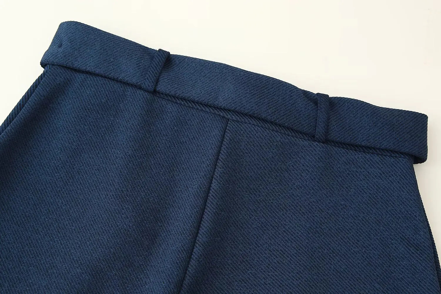 Conjunto Alfaiataria Linéa Classique - Top Curto com Botões & Calça Flare de Cintura Média