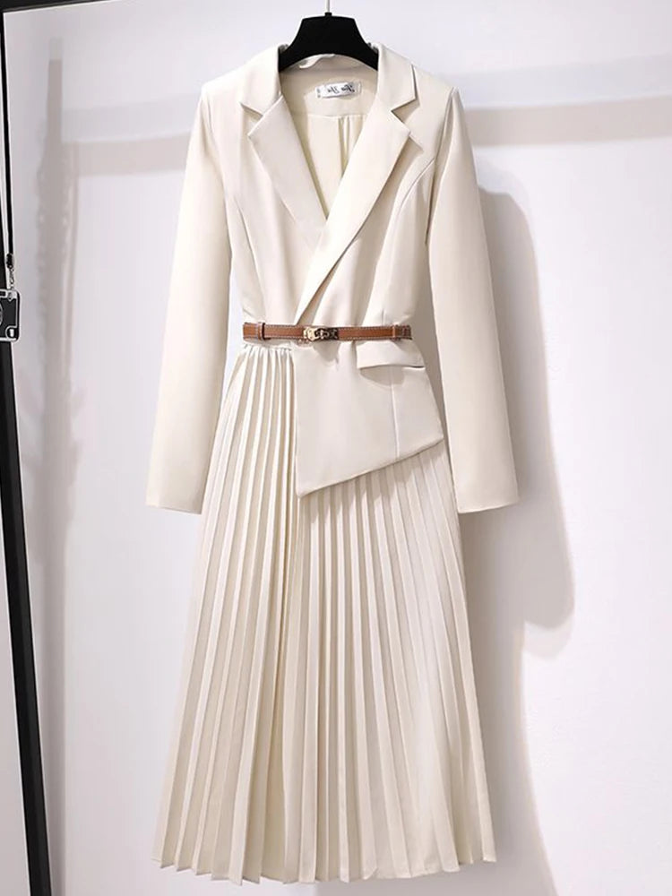 Vestido com saia plissada - Elegante