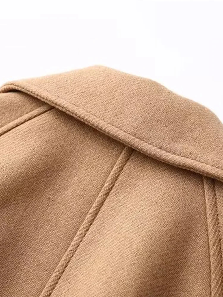 Casaco Longo – Estilo, Conforto e Sofisticação
