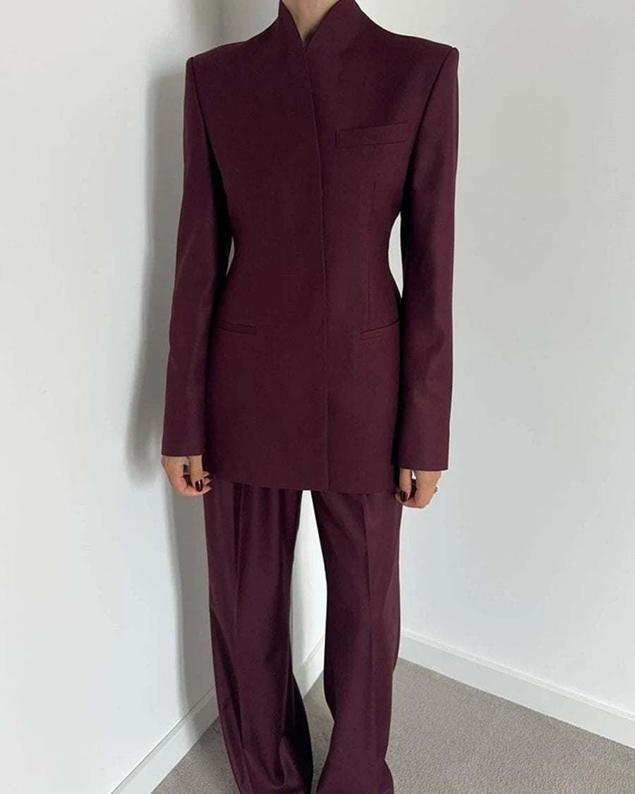 Conjunto de Alfaiataria – Blazer com Gola Alta e Calça de Cintura Alta com Botões Decorativos