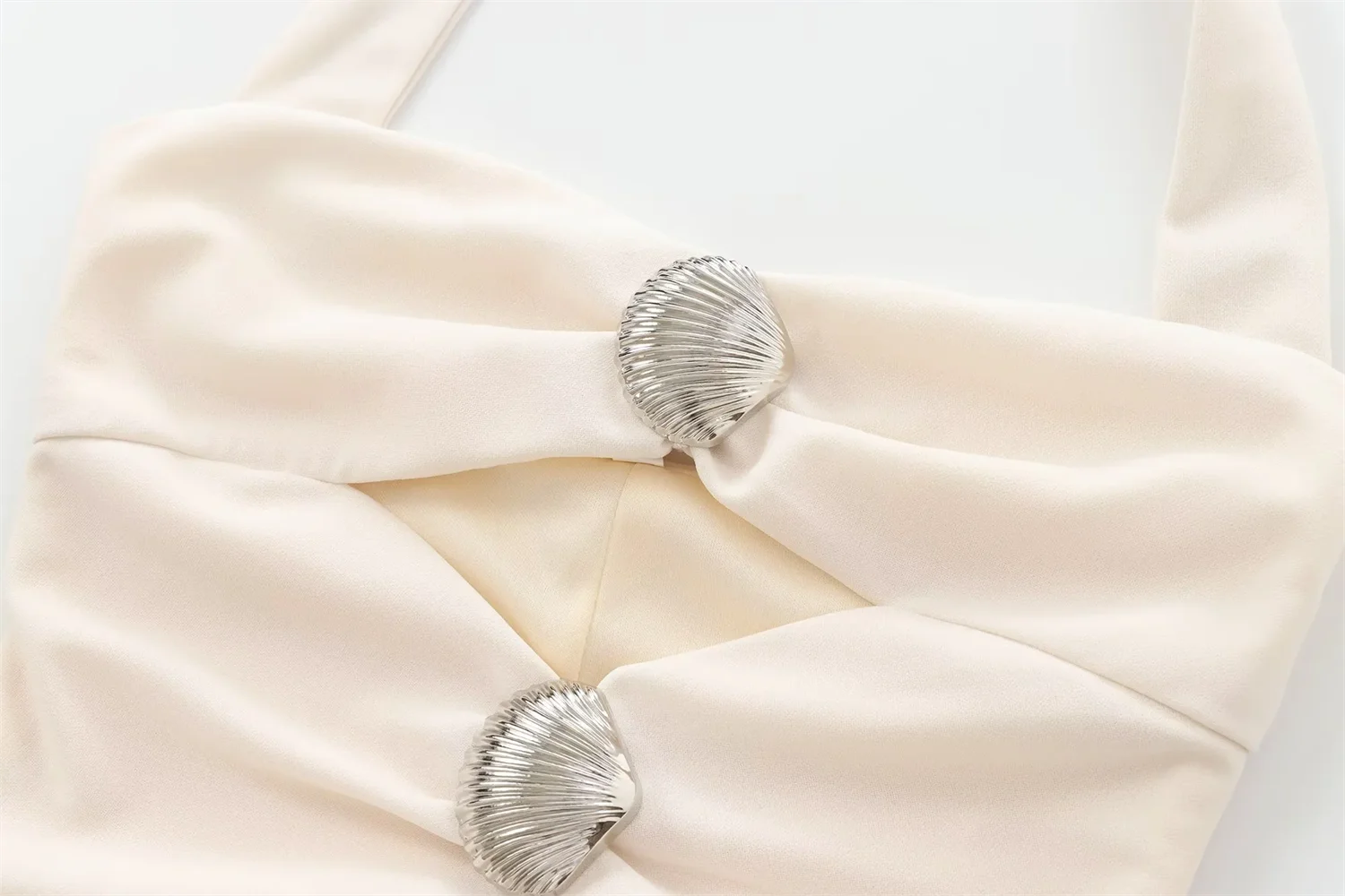 Regata Frente única com Detalhes busto - Novidade