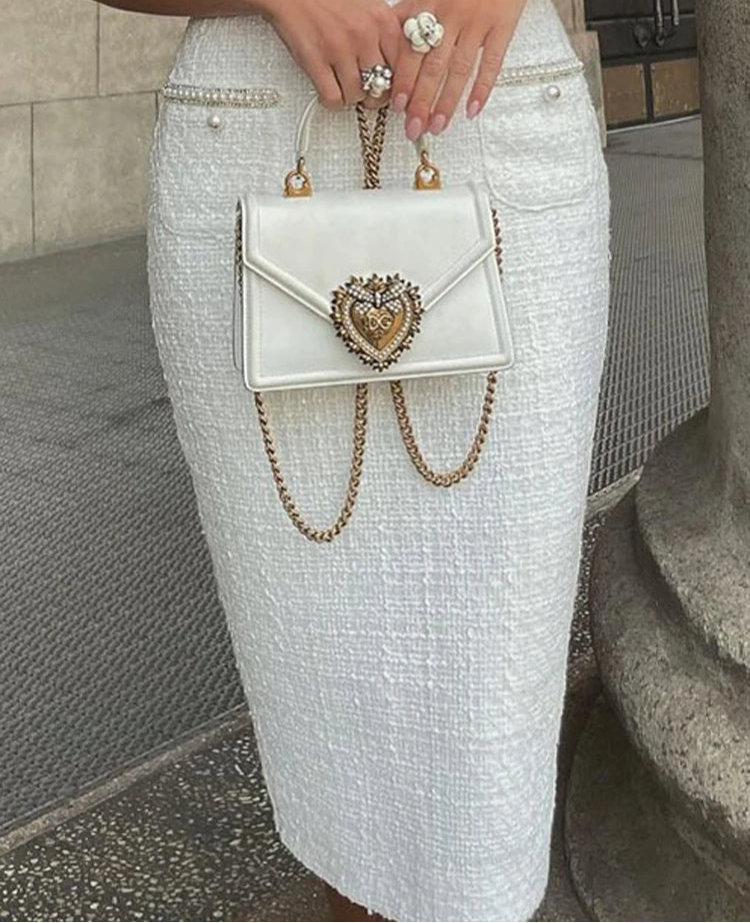 Vestido Midi com Pérolas e Laço – Sofisticação