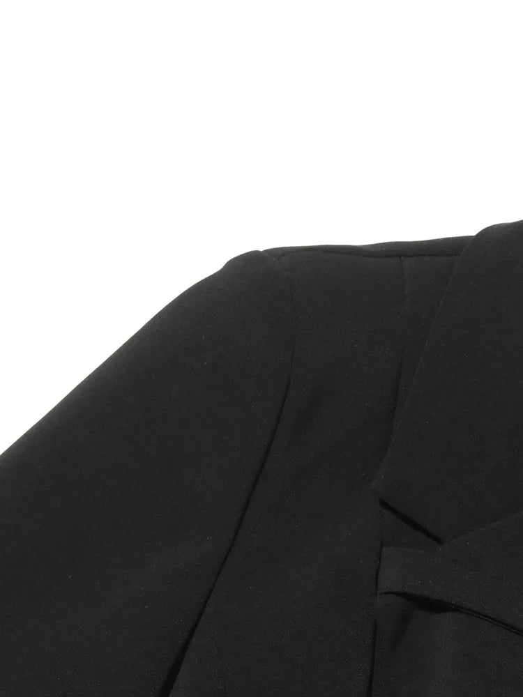 Trench Coat com Cinto – Design Elegante e Silhueta Acinturada