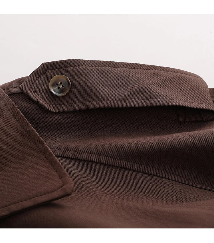 Trench Coat Feminino Curto com Design Transpassado – Estilo e Elegância para Meia-Estação