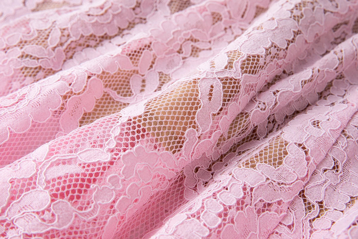 Renda com Pérolas e Strass Bordados à Mão, Gola Redonda, Manga Curta