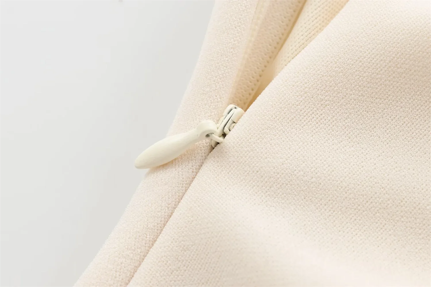 Regata Frente única com Detalhes busto - Novidade