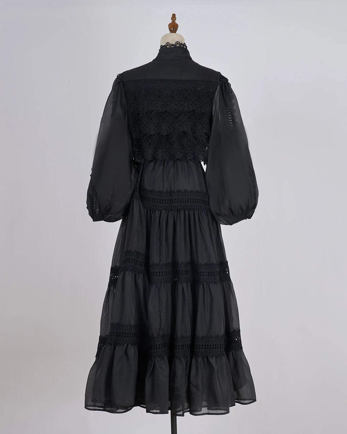 Vestido Lumière – Edição Exclusiva com Renda Bordada