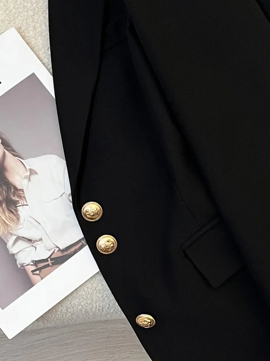 Blazer Botões Dourados com detalhe no Punho -  Elegância e sofisticação