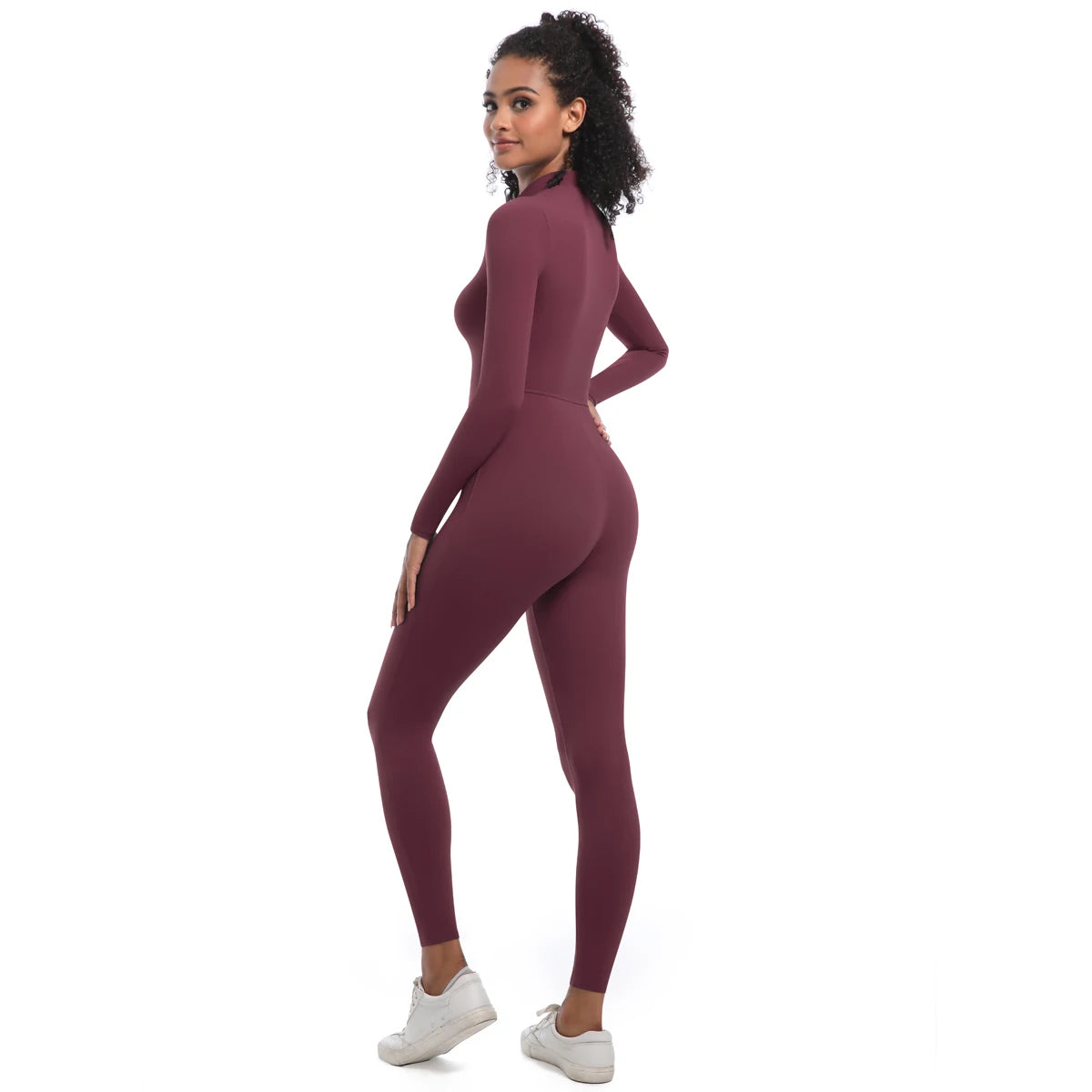 Macacão Fitness Feminino com Zíper Frontal – Modelagem Anatômica e Performance Elegante