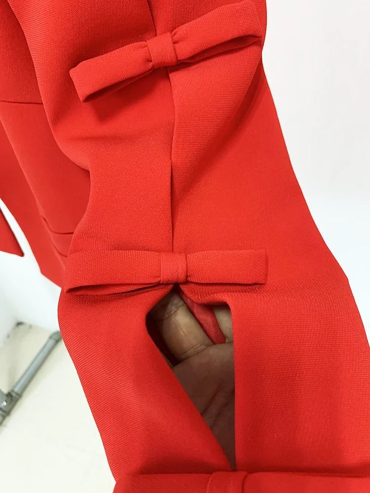 Blazer Cropped com Laço e Detalhes Vazados na Manga