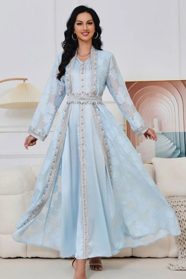 Conjunto – Vestido com Camada Externa de Elegância Sutil