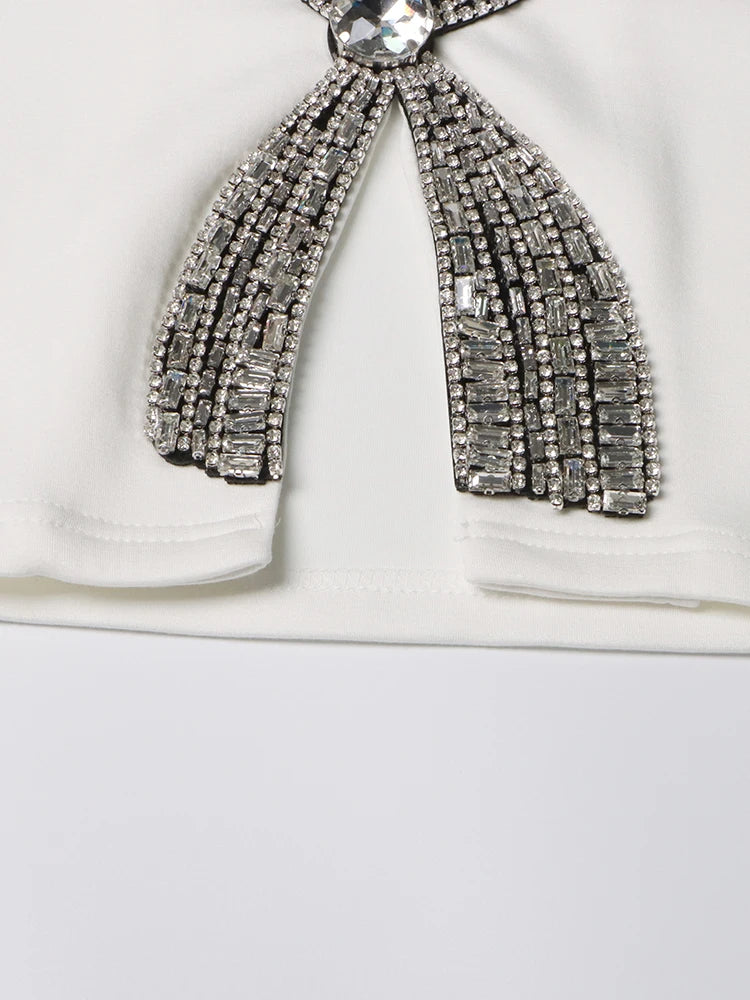 T-shirt Feminina Bordada à Mão com Cristais – Elegância e Exclusividade