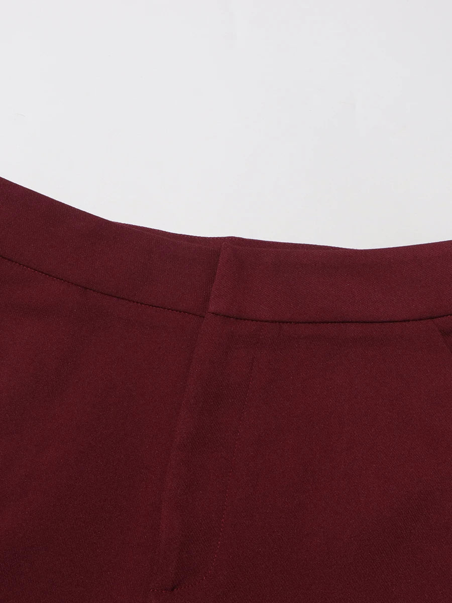 Conjunto de Alfaiataria – Blazer com Gola Alta e Calça de Cintura Alta com Botões Decorativos