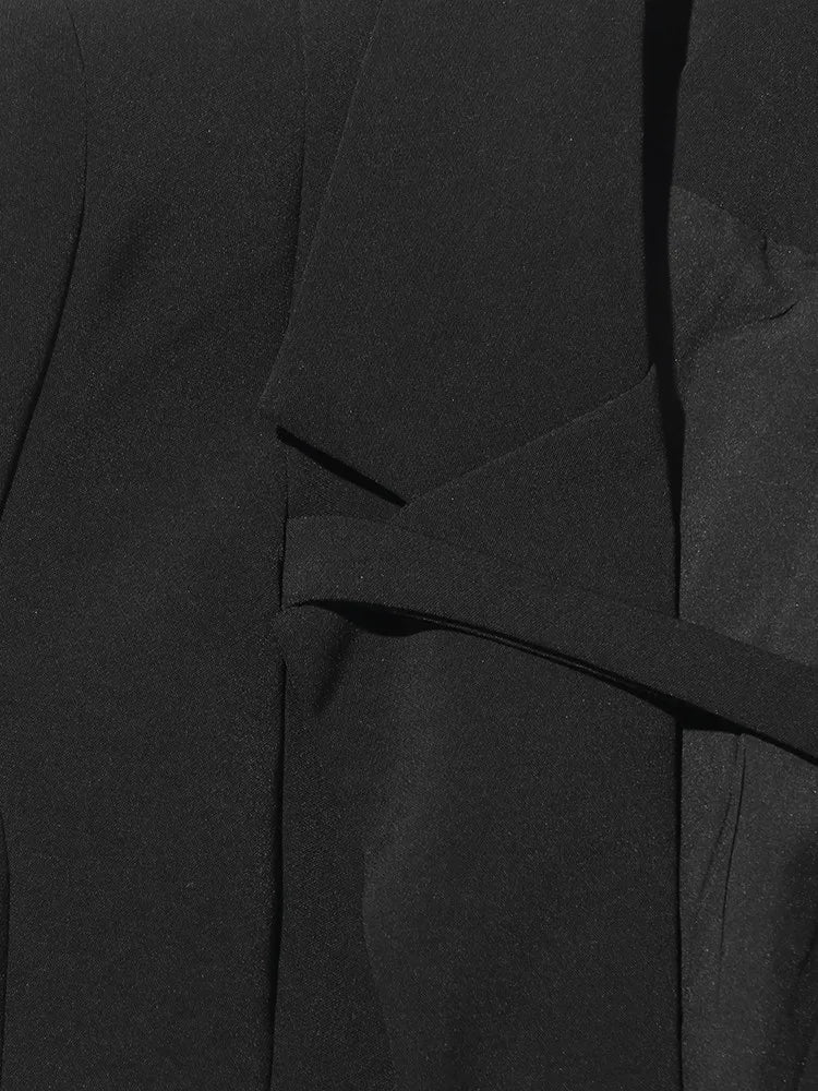 Trench Coat com Cinto – Design Elegante e Silhueta Acinturada