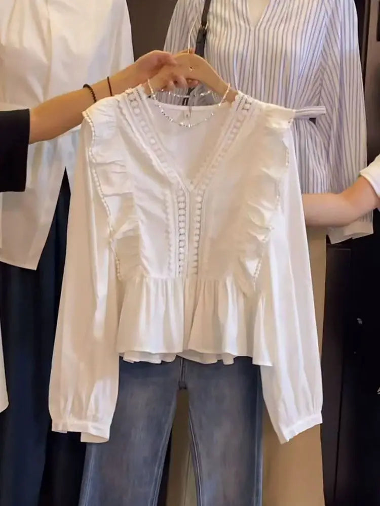 Blusa com Babados e Decote em V – Elegância Casual