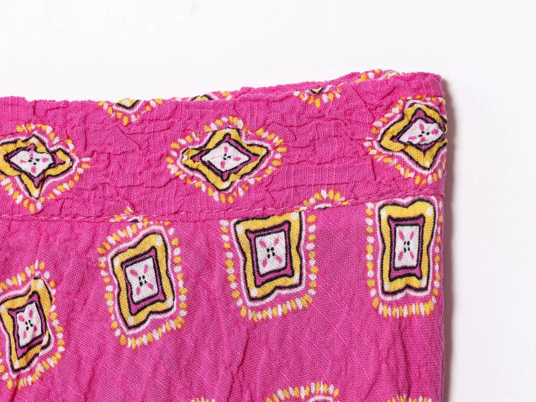 Conjunto Essence – Top Estampado em Favo & Saia Midi de Cintura Alta