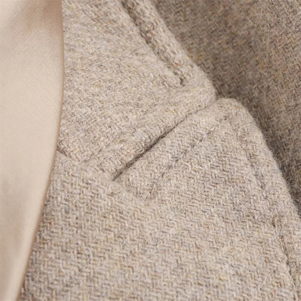 Sobretudo Feminino com Cinto e Gola de Pelo – Outono/Inverno