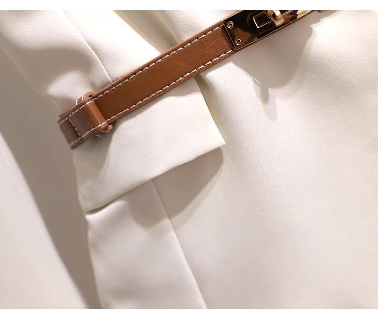 Vestido com saia plissada - Elegante